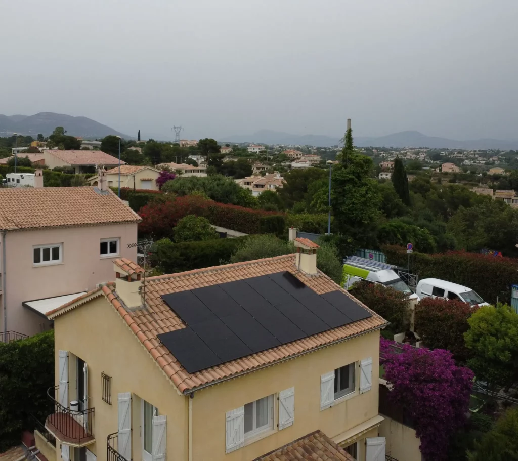 Installation de panneaux photovoltaïques Solutium bi-verre – 5.1 kwc de puissance