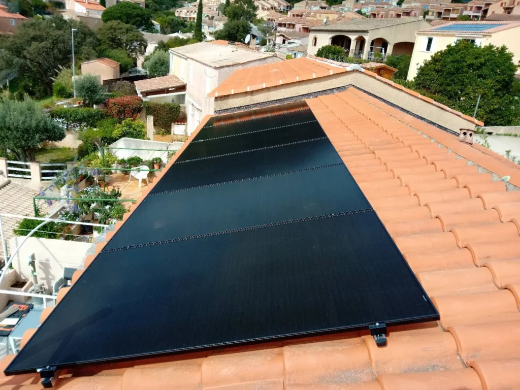 Installation de panneaux photovoltaïques Dualsun – 3 kwc de puissance