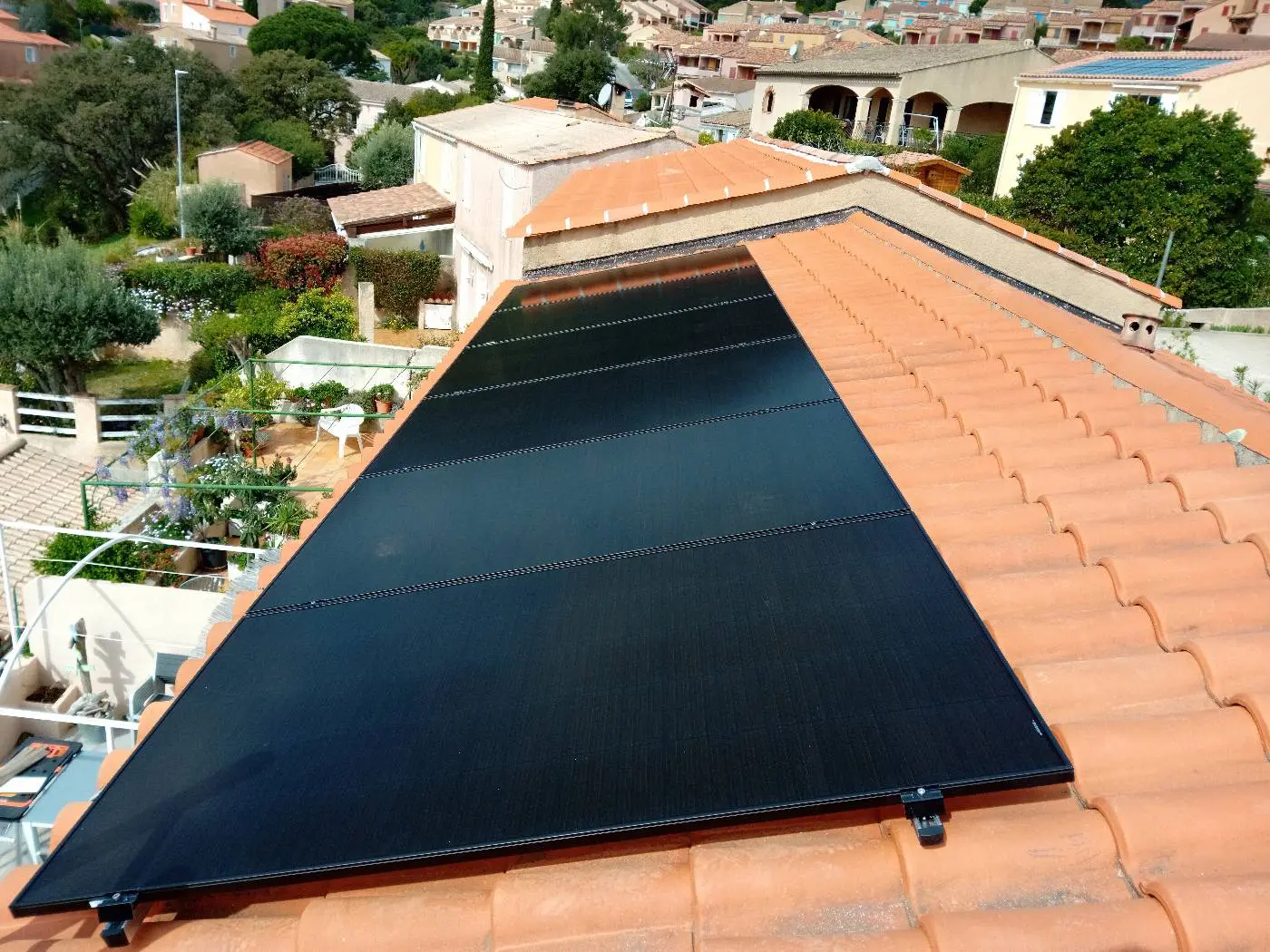Enr Solutions Installation Photovoltaique Toulon Installation De Panneaux Photovoltaiques Dualsun 3 Kwc De Puissance6.jpg