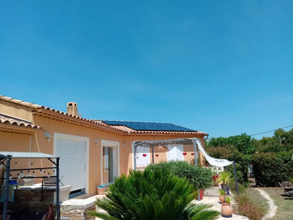 Installation de panneaux photovoltaïques Dualsun – 4.7 kwc de puissance