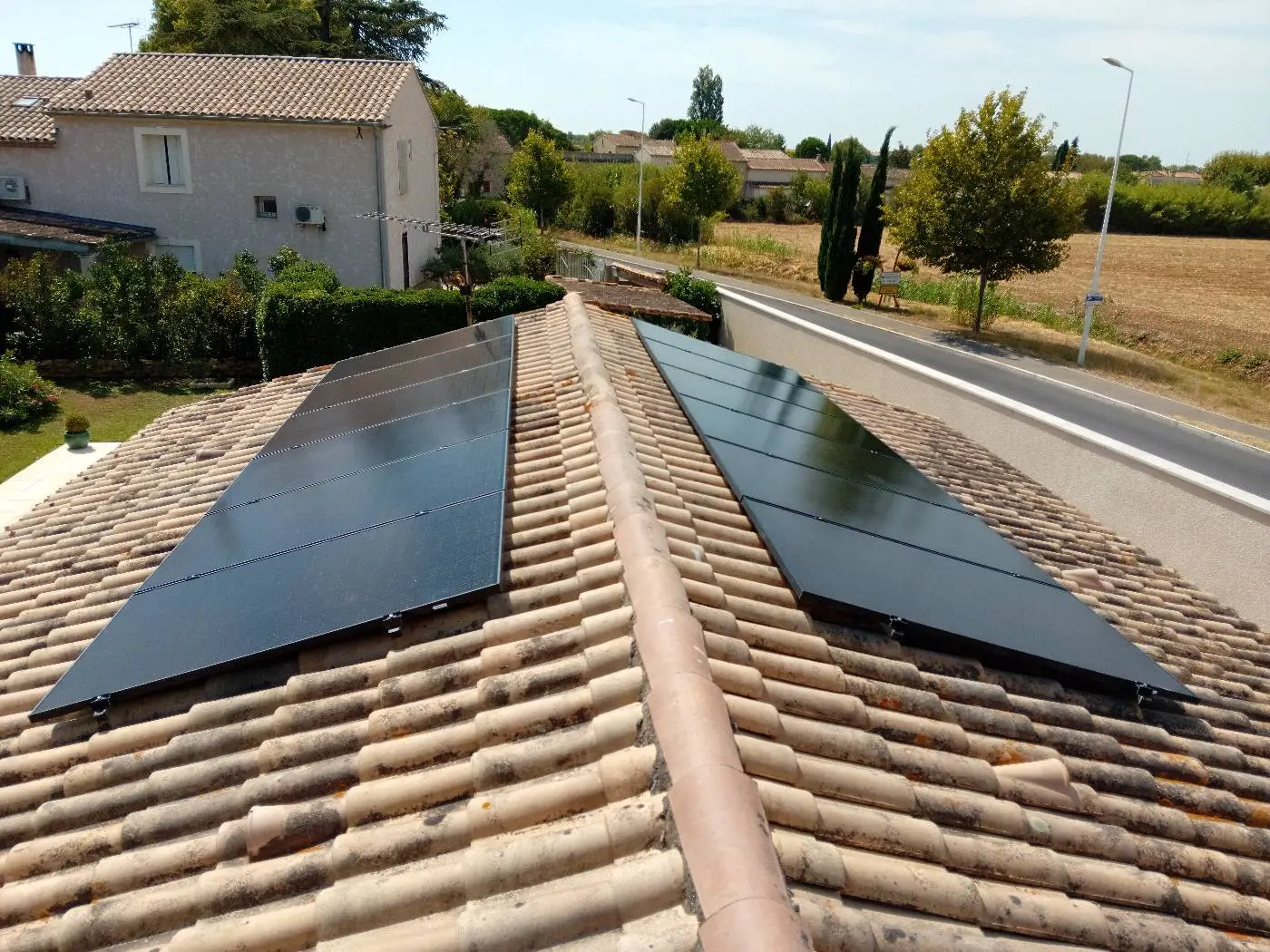 Enr Solutions Installation Photovoltaique Toulon Installation De Panneaux Photovoltaiques Dualsun 6 Kwc De Puissance2.jpg