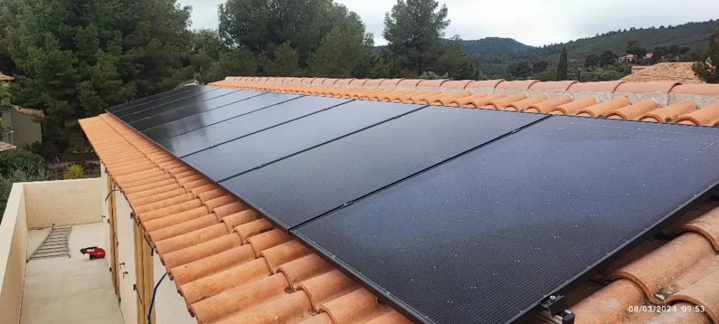 Installation de panneaux photovoltaïques Dualsun bi-verre – 9 kwc de puissance