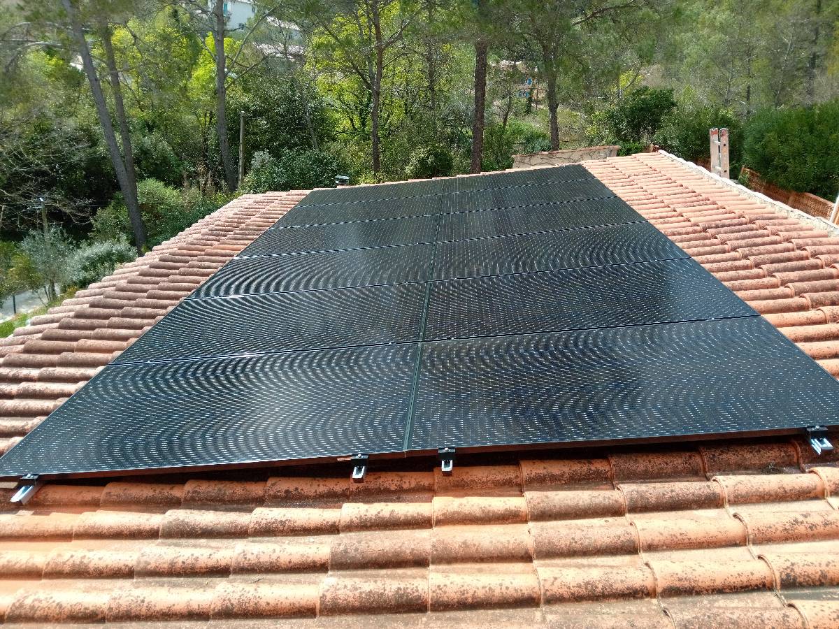 Enr Solutions Installation Photovoltaique Toulon Installation De Panneaux Photovoltaiques Sunpower 4.5 Kwc De Puissance